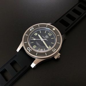 Diving watch
